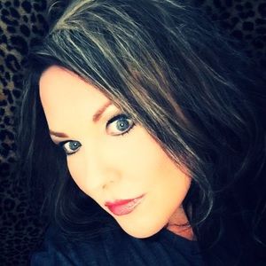 Meet your Posher, Amberly l